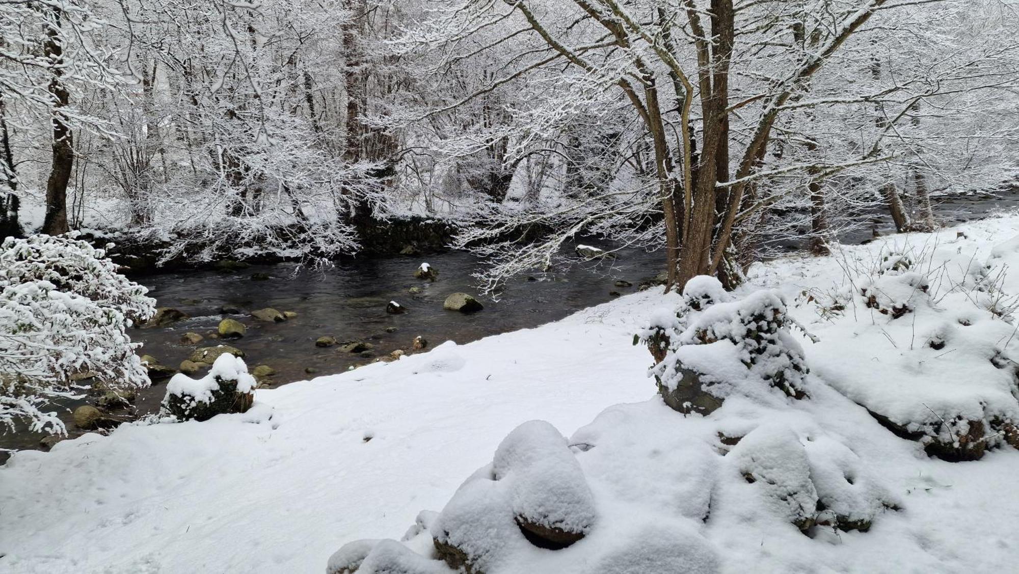 Ariege, Agreable T2 En Bord De Riviere Apartment Val-de-Sos Bagian luar foto